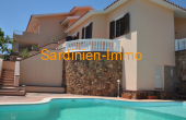 Imposante Villa mit Pool und Meerblick